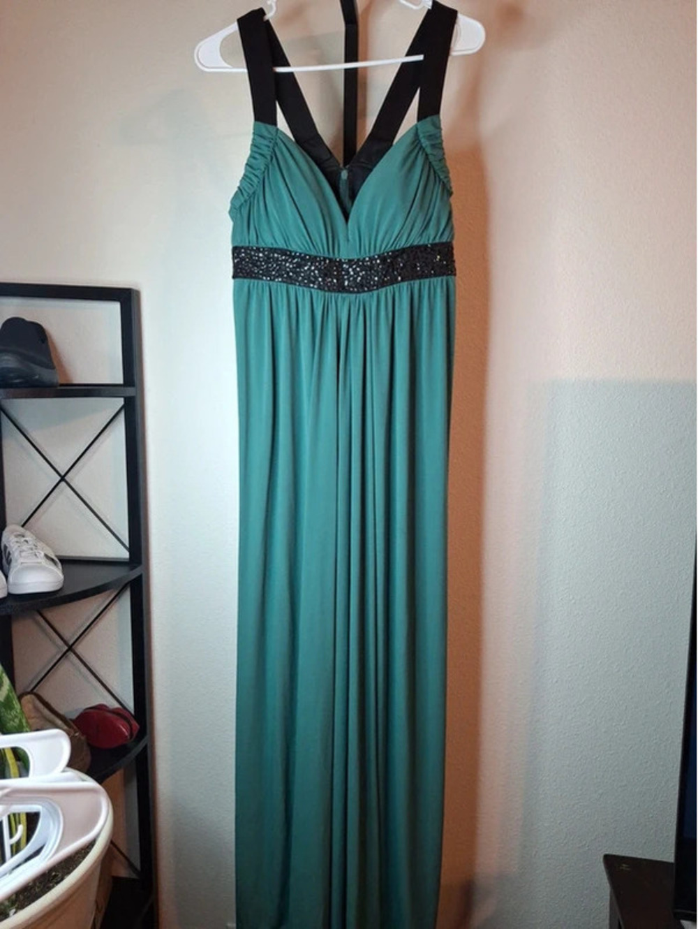 BcbgMaxAzria Emerald Green Maxi Dress size 12